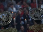 ... alle spalle dei Santi ... alle spalle dei Santi