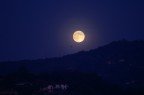 Luna sulla collina Luna sulla collina