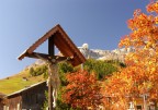 Foto scattata al di fuori di una bella chiesetta in stile alpino ad Arabba sulle Dolomiti.
Saluti a tutti.