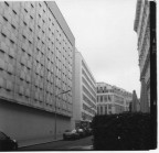 scattata a mano libera con Hasselblad 500C/M e Planar 80 f/2.8,  la zona a pi stretto contatto con la fascia del Ring viennese: si scontrano architettura Moderna e Contemporanea
