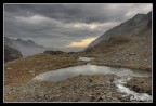 Fotografia scattata a due laghetti che si formano dall'acqua che scende dal lago del Diavolo, in alta Val Brembana.
Canon EOS 300D con EF 17-40L a f8