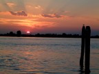 Tramonto al mare
Di ritorno da Venezia tramite battello

In caso di tramonto voi come vi regolate con diaframma, filtri, etc?
Aspetto commenti.. ciao!