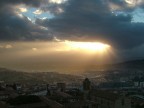 Sulla ruota panoramica che viene regolarmente montata a Perugia sul bordo di un "terrazzo" che da sulla periferia della stessa citt.