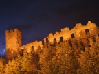 Fulmine dietro castello diroccato - Trentino - no ritocco