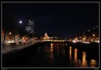 fiume,luna e citta in notturna
