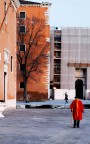 Un tardo pomeriggio all'Arsenale, questa signora con il suo cappotto rosso acceso ha attirato la mia atttenzione

Un'atmosfera e una tranqillit magiche

Commenti e critiche benvenuti