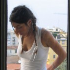 dietro la finestra dietro la finestra