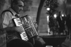 Dopo una serata in un allegro locale di flamenco a Granada...tanta tristezza per il solitario musicista...
- Suggerimenti e critiche sempre ben accetti -