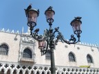 sui lampioni ..di VENEZIA.. sui lampioni ..di VENEZIA..