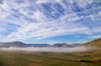 Immagine del Piano Grande di Castelluccio di Norcia alle 8 del mattino dello scorso settembre. Dedicata ai partecipanti al Fotoraduno Umbro del 16/17 giugno 2007 che ho salutato qualche ora fa. Pentax Ist DL con 18-55 DA.