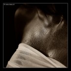 ...il sudore sulla sua pelle. ...il sudore sulla sua pelle.