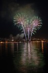 La foto non  bellissima, ma per essere i miei primi scatti a dei fuochi d'artificio non mi dispiacciono. In compenso mi sono divertito con questi affascinanti soggetti.
Criticate e suggerite! Grazie
NIKON D80 + cavalletto della mutua