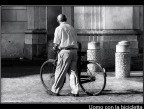 Uomo con la bicicletta