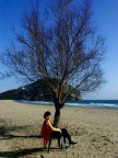 ...sola col mare, sulla spiaggia di Miseno