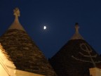 Luna tra trulli - Alberobello (BA) Luna tra trulli - Alberobello (BA)