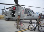 sono stato attratto da questi militari passati da un mezzo aereo sono poi partiti in bicicletta.