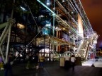 Alle prime luci della notte al Centre Pompidou...
Scatto 1/3 (senza cavalletto)
Apertura 2.8
ISO 400