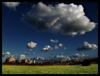 Questa  una versione di una foto precedente ma con pi cielo come mi  stato chiesto da pi parti... dedicata ai due roditori nascosti nel prato :)