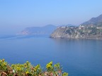 Sentiero azzurro (Cinque Terre) in un mattino di primavera.
DMC FZ30, f/5.6, 1/160 sec, ISO 80, lungh. foc. equiv. 60 mm, 21/4/2007 0re 10:22
NB- questa  stata la prima foto che ho presentato quando mi sono affacciato al forum, ma era totalmente grezza. La riposto ora dopo averla ritoccata un minimo (livelli, maschera di contrasto). E' il ricordo di una mattinata di primavera incantevole, con una luce di perla incredibile e appena un filo di bruma.