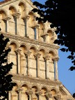 Pisa, particolare della facciata di San Paolo a Ripa d'Arno.
DMC FZ50, f/5.6, 1/500 sec, ISO 100, lungh. foc. 210 mm equiv.; 26/7/07 ore 19:41