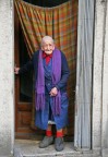 la nonnina sull'uscio.... la nonnina sull'uscio....