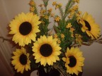un  po di fiori  non guastano  poi  il girasole e  simbolo  di felicita  e prosperita.