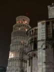 Abside del Duomo e Torre dal lato Nord (stava iniziando a piovere; me la sono cavata per un pelo solo perch abito a meno di duecento passi dalla torre, se no ero fritto: ero con fotocamera e cavalletto, ma - legge di vessazione universale - senza ombrello)
Lumix DMC FZ50, f/4.5, 8 sec, ISO 100, lungh. foc. 50 mm equiv.; 3/10/07 ore 21:38