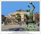 La statua in piazza Castelnuovo di fronte il Teatro Garibaldi Politeama.