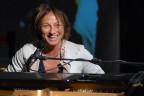 un'esibizione privata di Gianna Nannini. Solo pianoforte e voce. devo ammettere notevole, avrebbe meritato un cd unplugged.