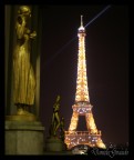Come una statua a Parigi Come una statua a Parigi