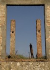 una strana cornice una strana cornice