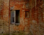 particolare di ex lavanderia in ex ospedale psichiatrio