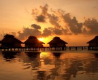 Uno dei miei tanti scatti Maldiviani al tramontar del sol .....la nella playaaa....