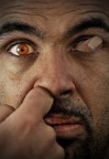 dovrei avere qualcosa nel naso.... dovrei avere qualcosa nel naso....