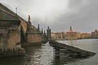 particolare del ponte Carlo visto dal battello sul fiume Moldava