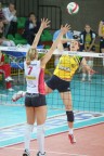 l'attacco di Daniela Nardini durante la prima semifinale di Play Off a Montichiari (BS) tra Magic Pack Esperia e l'All Fin Volta mantovana