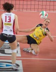 Il salvataggio di Lucia Bacchi durante la prima semifinale di Play Off a Montichiari (BS) tra Magic Pack Esperia e l'All Fin Volta mantovana