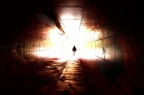 In fondo al tunnel - La luce salva l'uomo In fondo al tunnel - La luce salva l'uomo