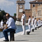 Sull'attenti Sull'attenti