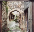 DI PORTA IN PORTA DI PORTA IN PORTA