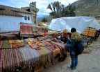foto scattata con nikon f70 e ob. sigma 15/30

localita' Pisac' (Peru') mercato della cittadina