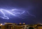 Fulmini sulla città Fulmini sulla città