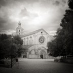 Abbazzia di Fossanova.
Luglio 2007.

Yashica e delta400