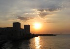 CASTELLO DI TRANI AL TRAMONTO CASTELLO DI TRANI AL TRAMONTO
