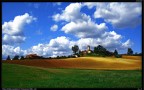 ho rielaborato l'originale cercando di correggere gli errori!!!
cmq questa chiesetta domina la citt dall'alto della sua collina