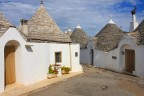 UN ANGOLINO DI ALBEROBELLO UN ANGOLINO DI ALBEROBELLO