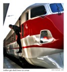 Saltare dal treno in corsa Saltare dal treno in corsa