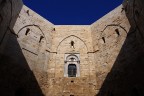 DAL CORTILE DI CASTEL DEL MONTE DAL CORTILE DI CASTEL DEL MONTE
