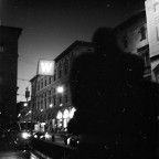 Bologna,
sulla via del ritorno verso casa, dopo una bellissima riunione ''stampe alla mano'' si finisce un rullo FP4 (al buio).
:D