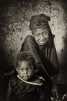 Maria, 80 anni  e sua nipote Maria, 80 anni  e sua nipote